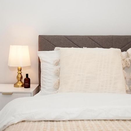 Excellent, Three Bedroom North London Apartment With Free Parking Eksteriør bilde