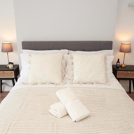 Excellent, Three Bedroom North London Apartment With Free Parking Eksteriør bilde