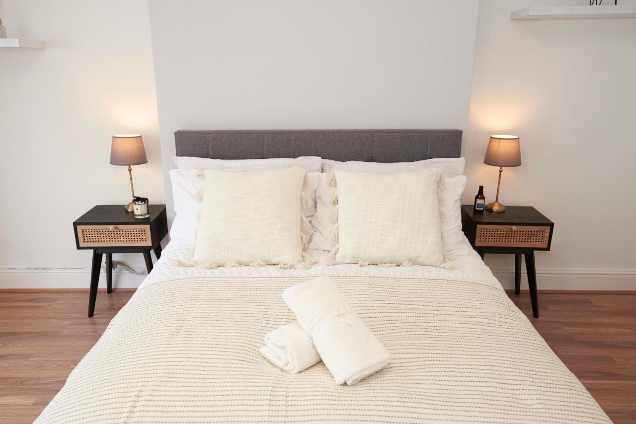 Excellent, Three Bedroom North London Apartment With Free Parking Eksteriør bilde
