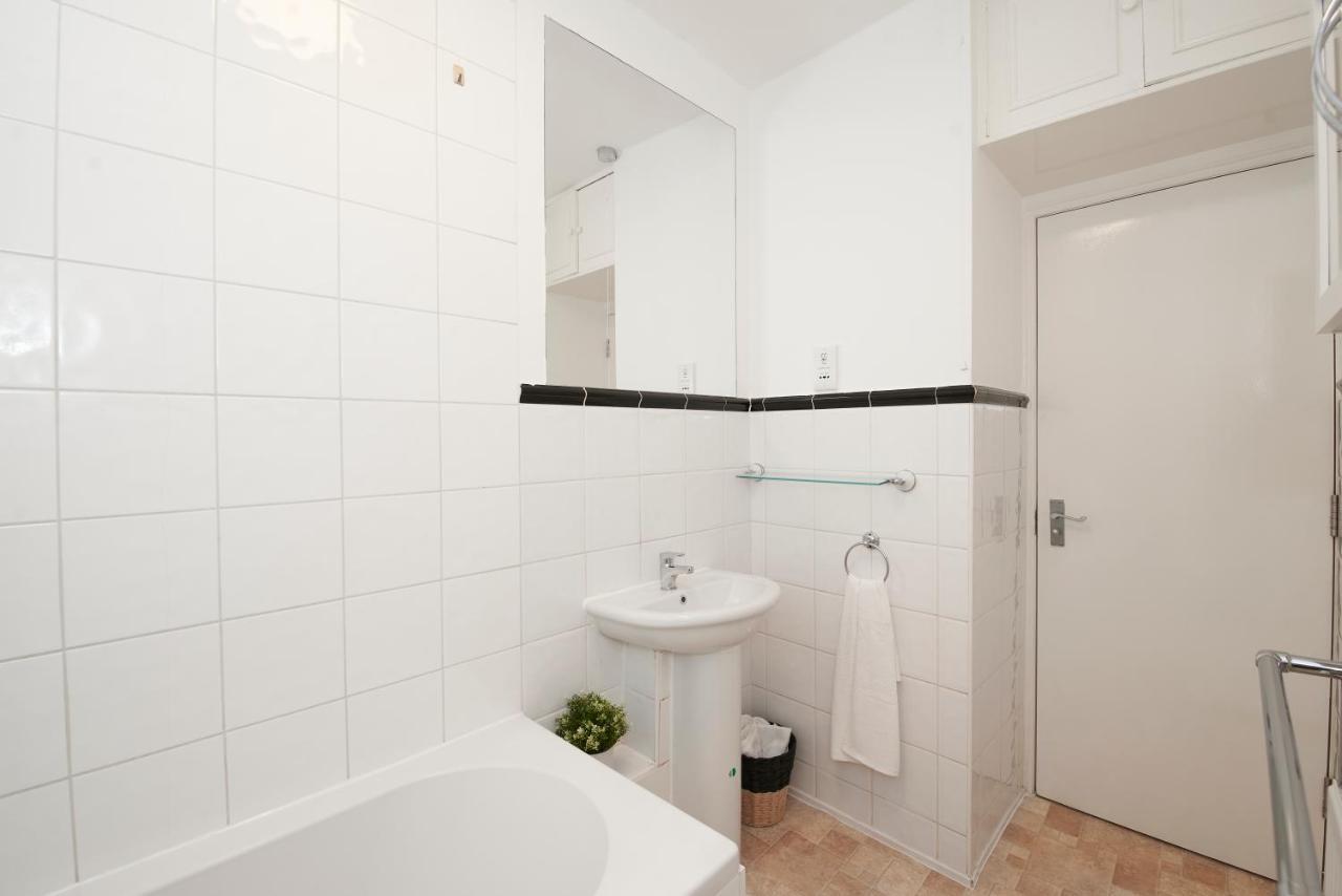 Excellent, Three Bedroom North London Apartment With Free Parking Eksteriør bilde