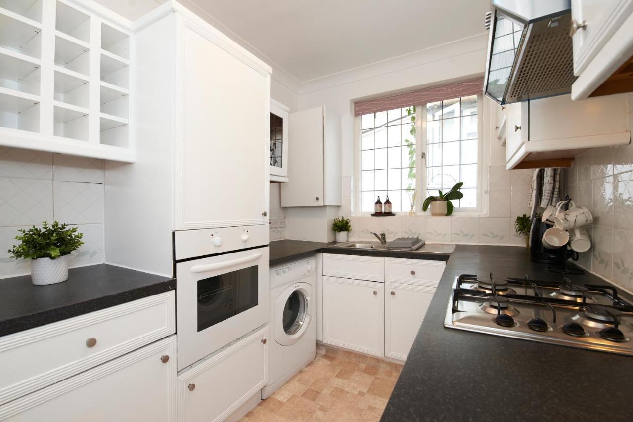 Excellent, Three Bedroom North London Apartment With Free Parking Eksteriør bilde
