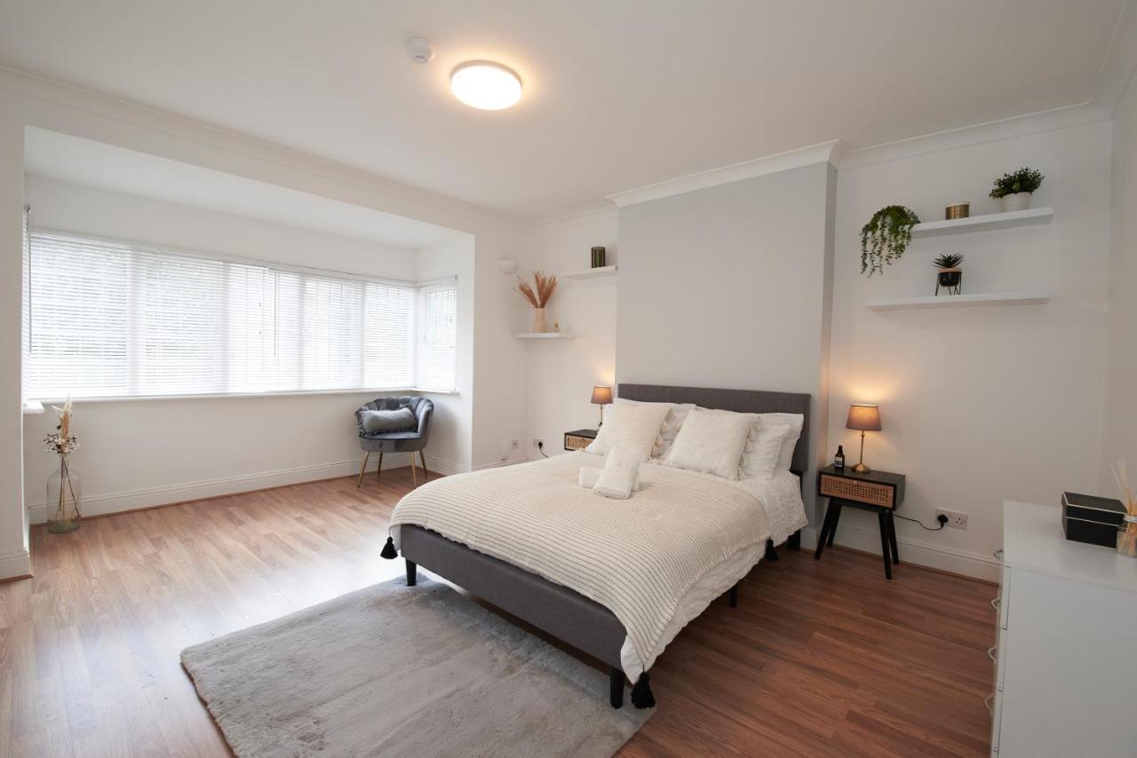 Excellent, Three Bedroom North London Apartment With Free Parking Eksteriør bilde