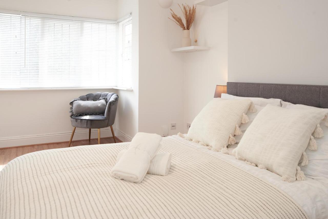 Excellent, Three Bedroom North London Apartment With Free Parking Eksteriør bilde
