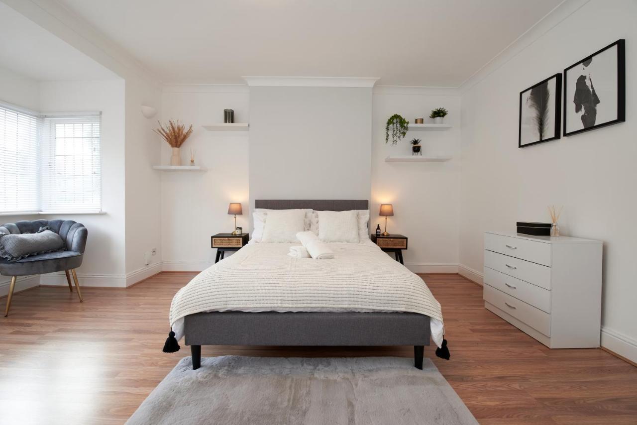 Excellent, Three Bedroom North London Apartment With Free Parking Eksteriør bilde